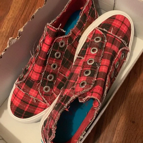 Blowfish Shoes Blowfish Sneakers Poshmark